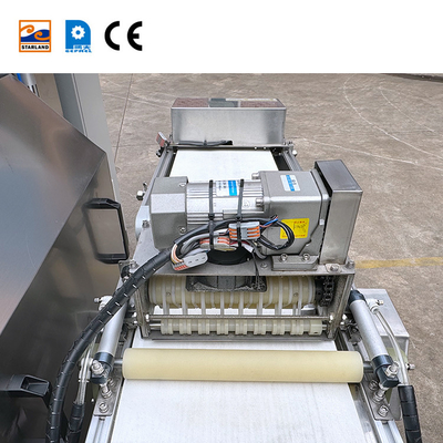 PLC 제어 된 달걀 롤 생산 라인 1.5KW 베이킹 머신용 자동 웨플 롤